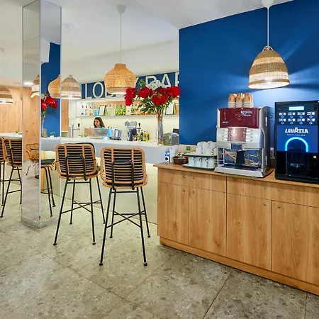 Ξενοδοχείο Casablanca 4*